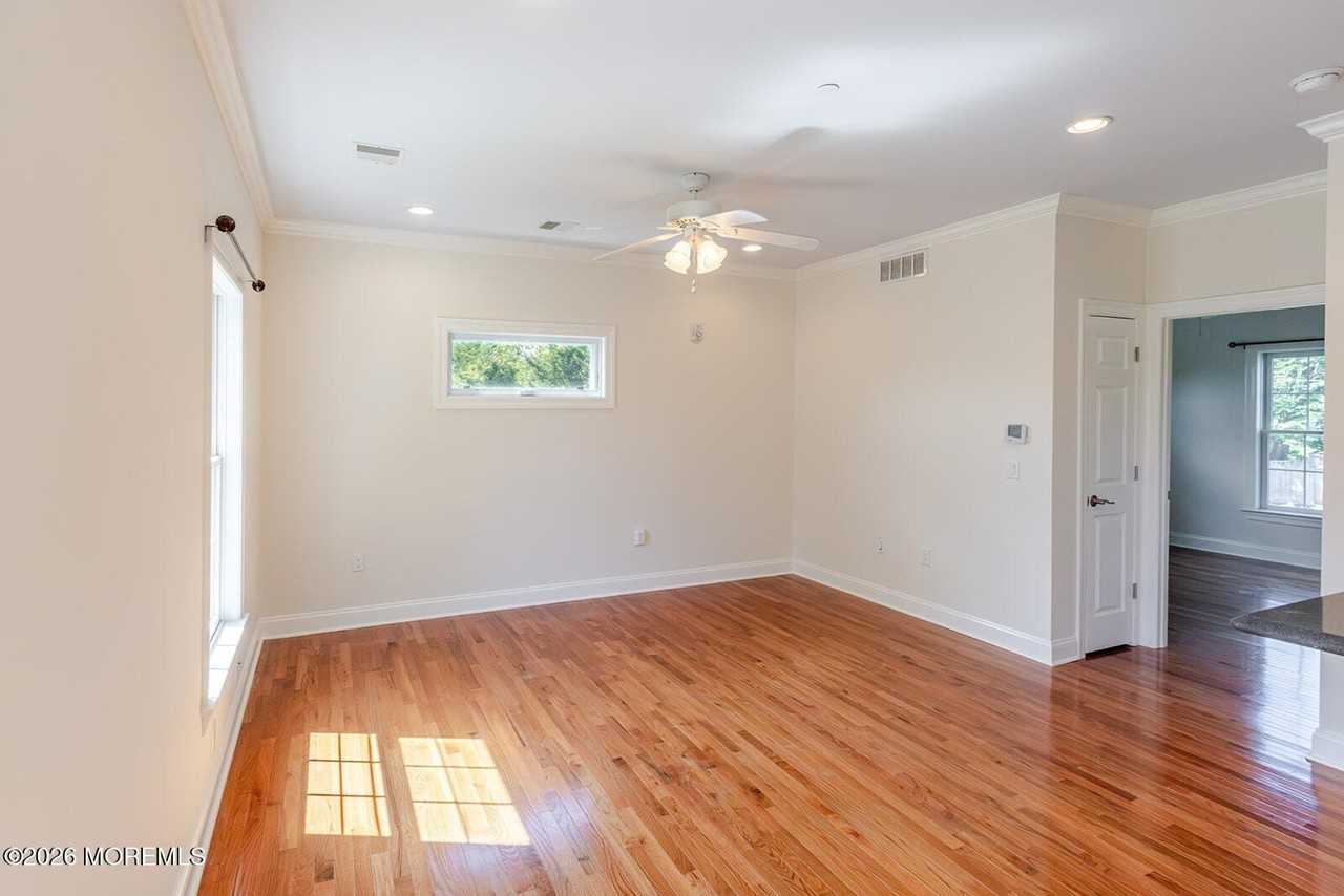 2 Shrewsbury Dr - Photo 6 of 11