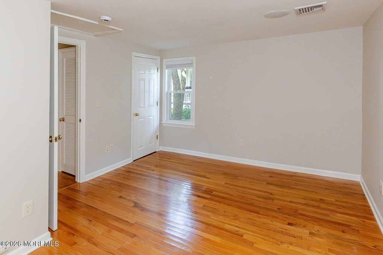 2 Parmly St - Photo 5 of 8