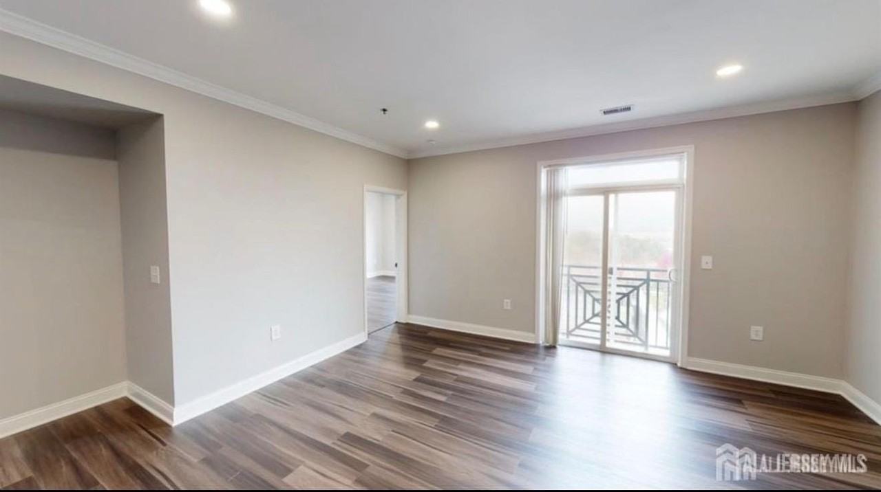 6301 Fernandez Ct - Photo 5 of 17