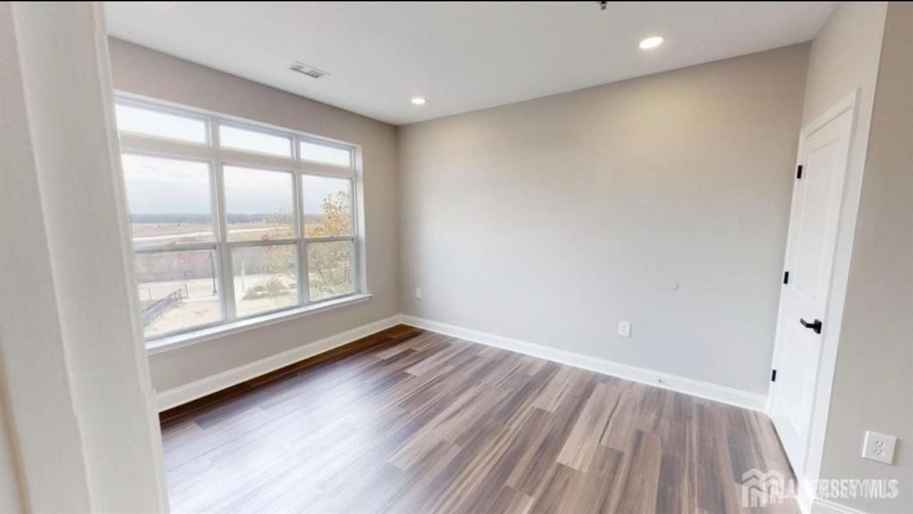 6301 Fernandez Ct - Photo 6 of 17