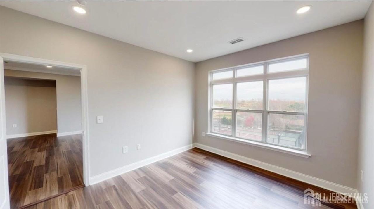 6301 Fernandez Ct - Photo 7 of 17