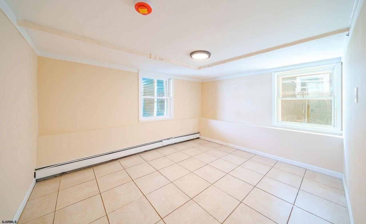 65 N Laclede Pl - Photo 3 of 37