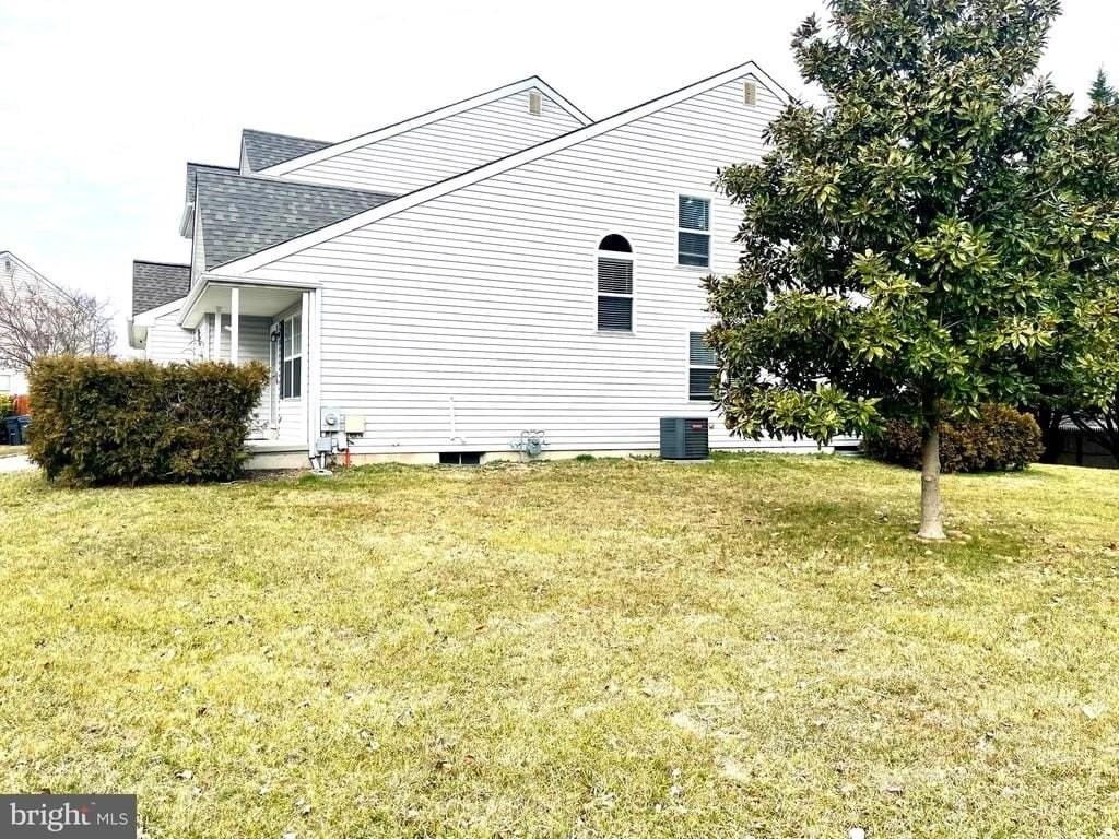673 Warren Dr - Photo 3 of 23