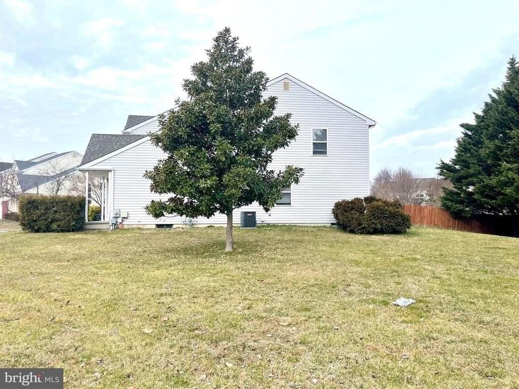 673 Warren Dr - Photo 6 of 23