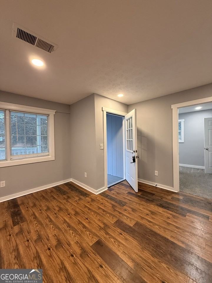 3218 Macedonia Rd - Photo 7 of 32