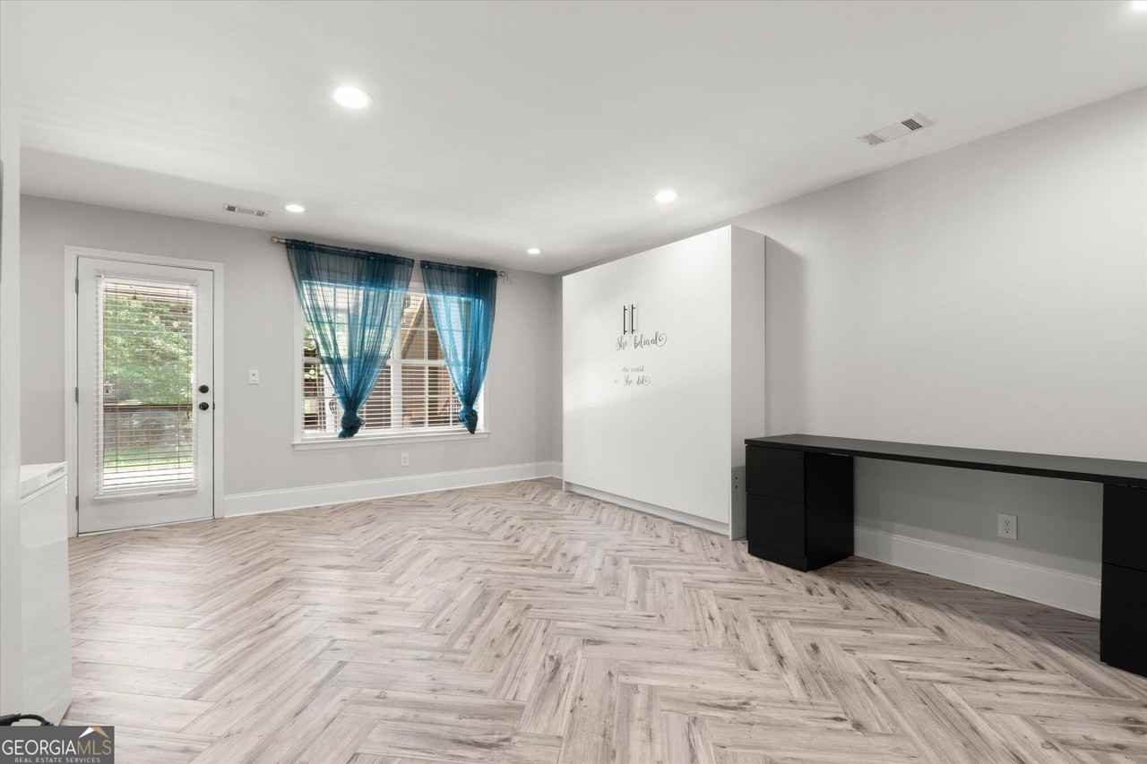 5583 Julian Pl - Photo 3 of 38
