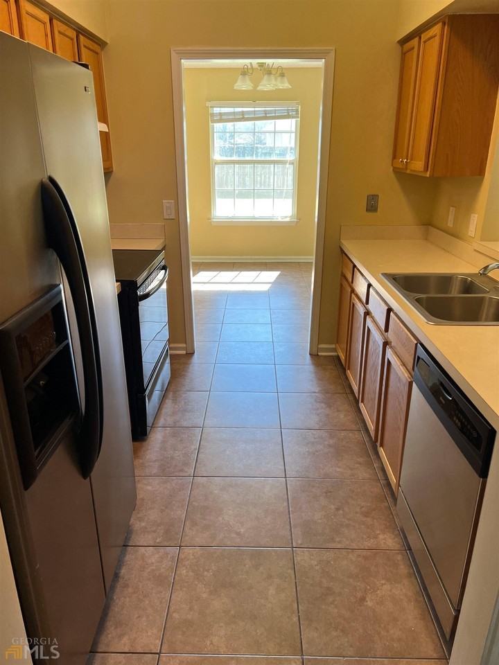 602 Wild Grape Dr - Photo 3 of 11