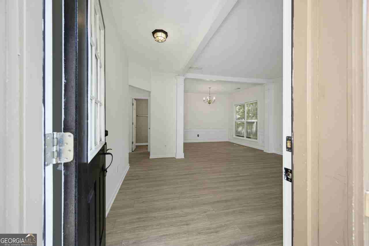 395 Cadeleigh Ct - Photo 2 of 40