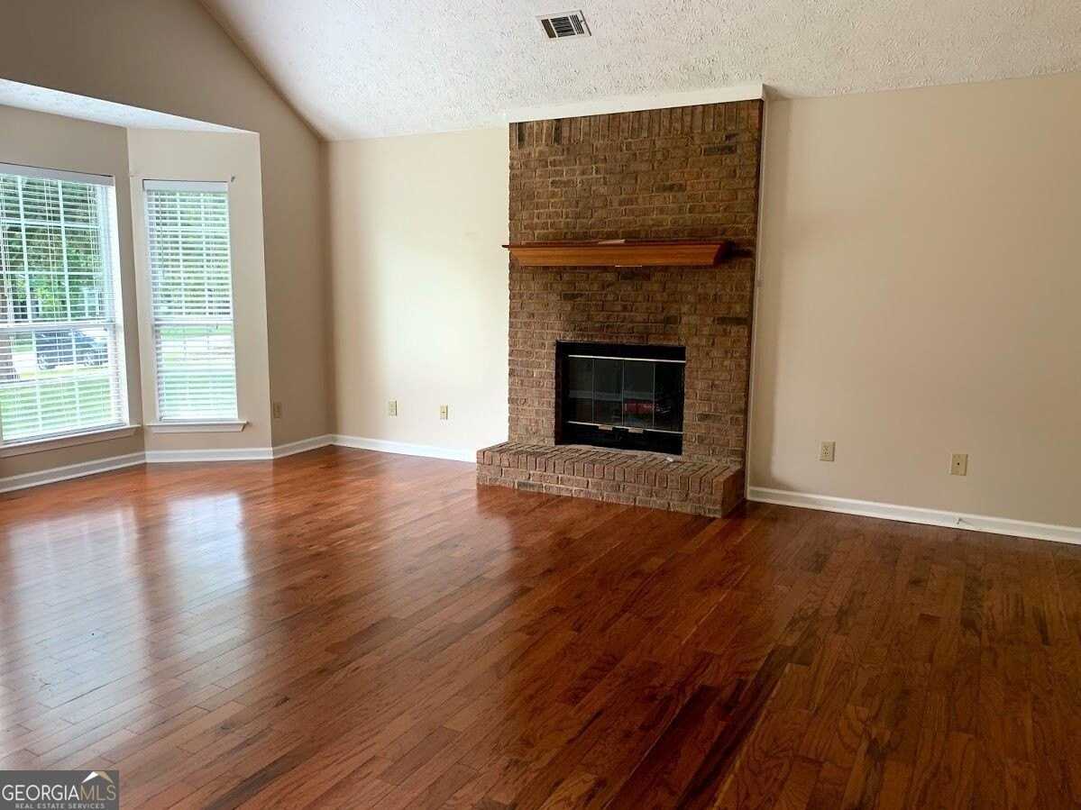 175 Richmond Pl - Photo 2 of 10