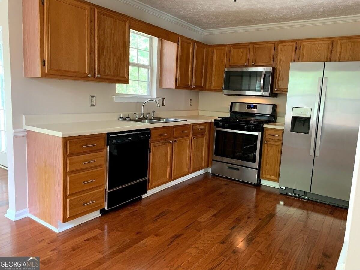 175 Richmond Pl - Photo 3 of 10