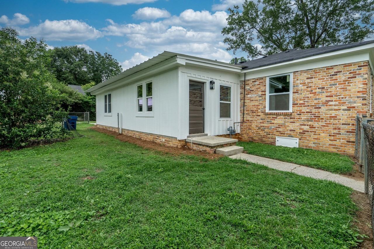 175 E Main St #B - Photo 6 of 29