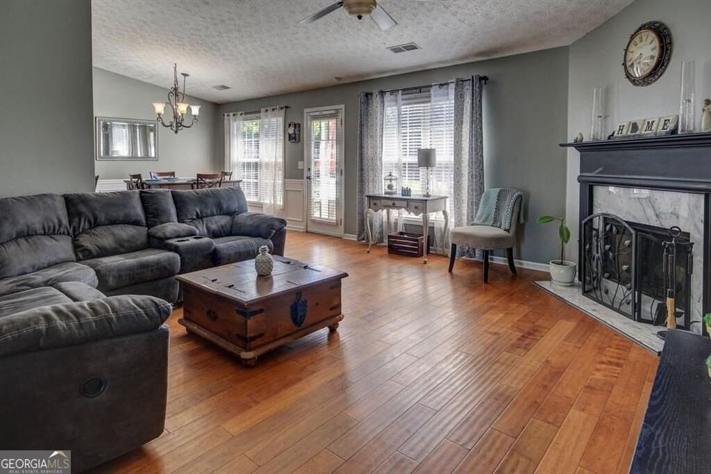 20 Bellaire Ln - Photo 5 of 22