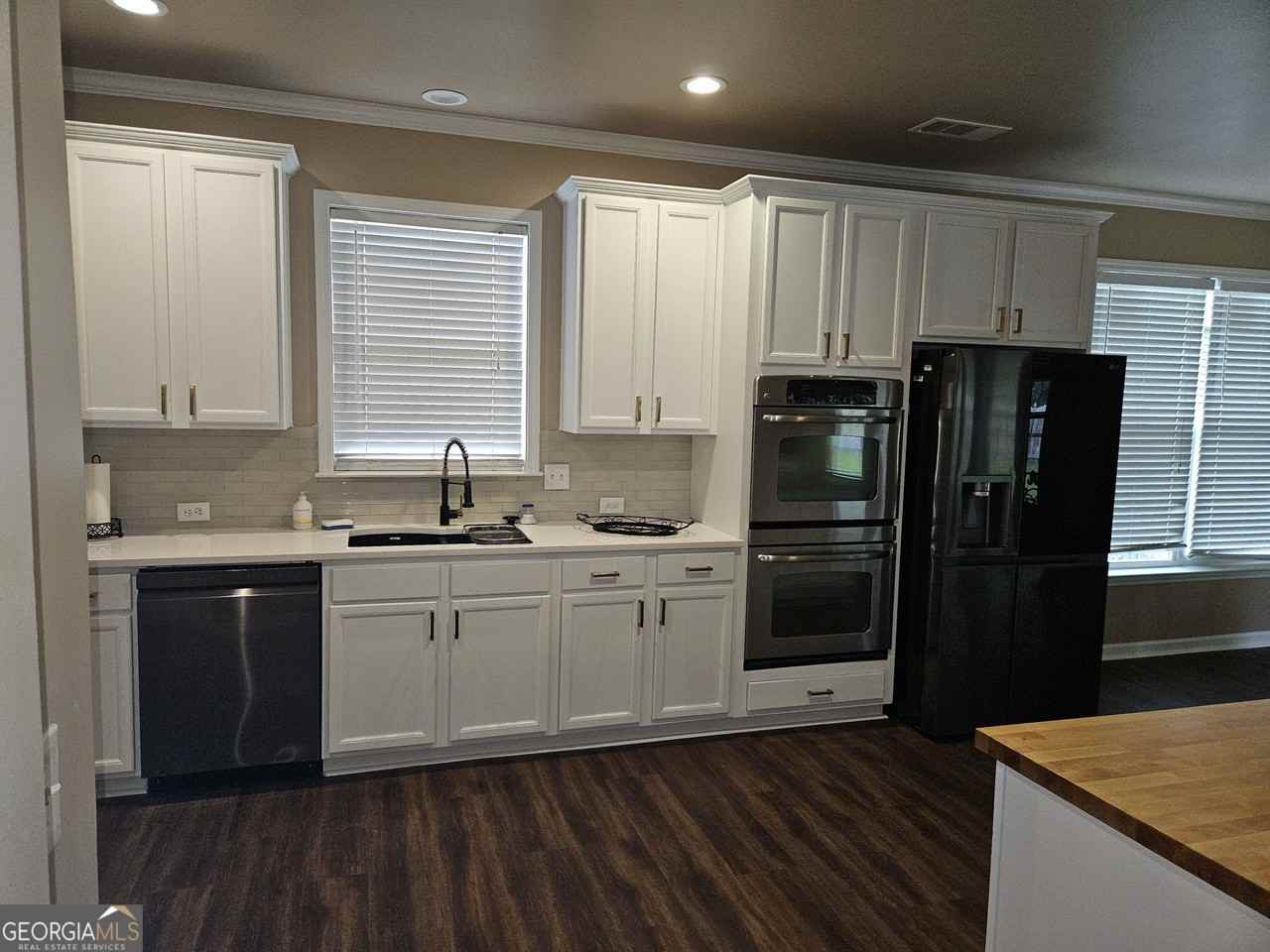 536 Longwood Pl - Photo 4 of 12
