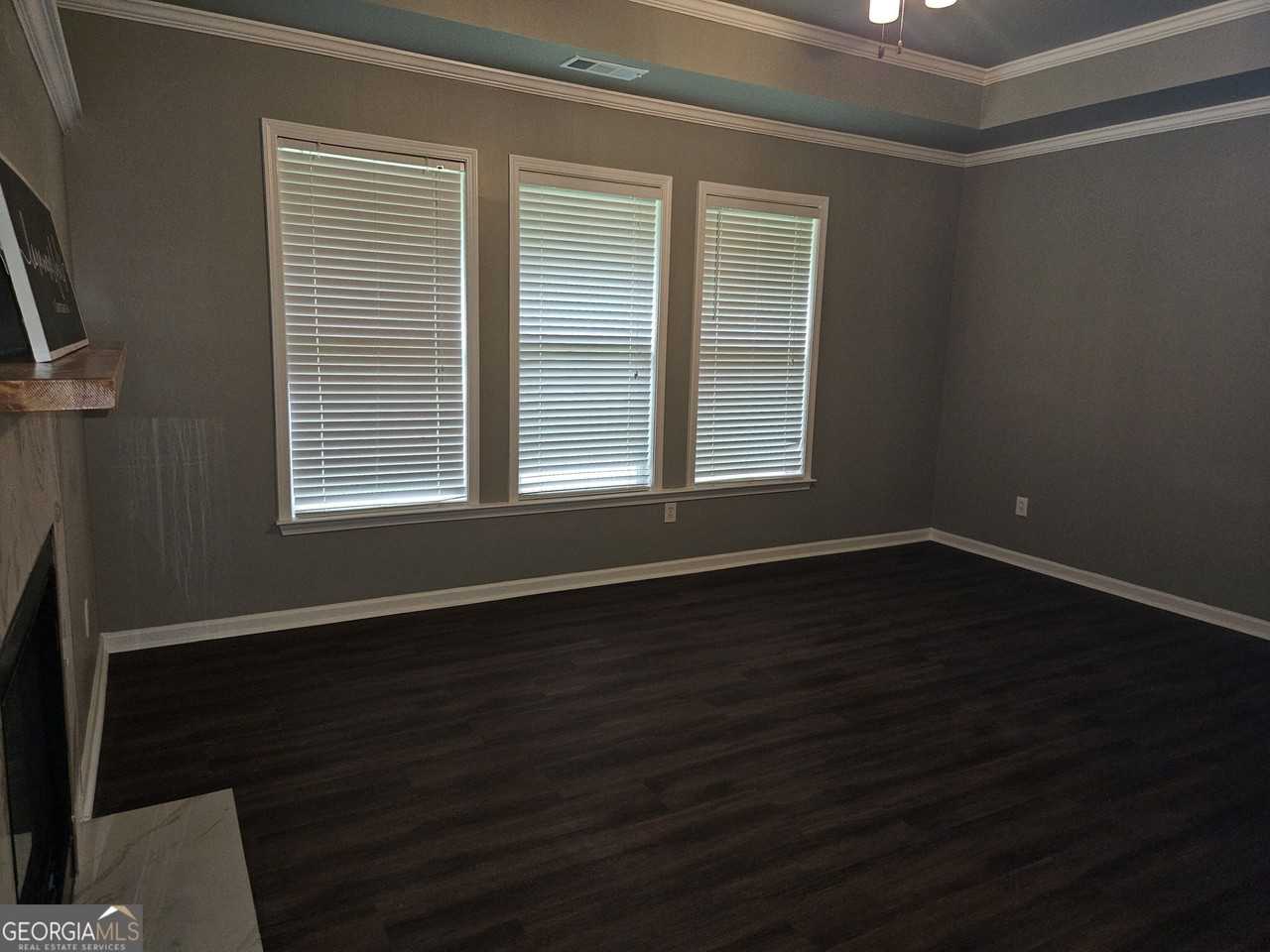 536 Longwood Pl - Photo 5 of 12