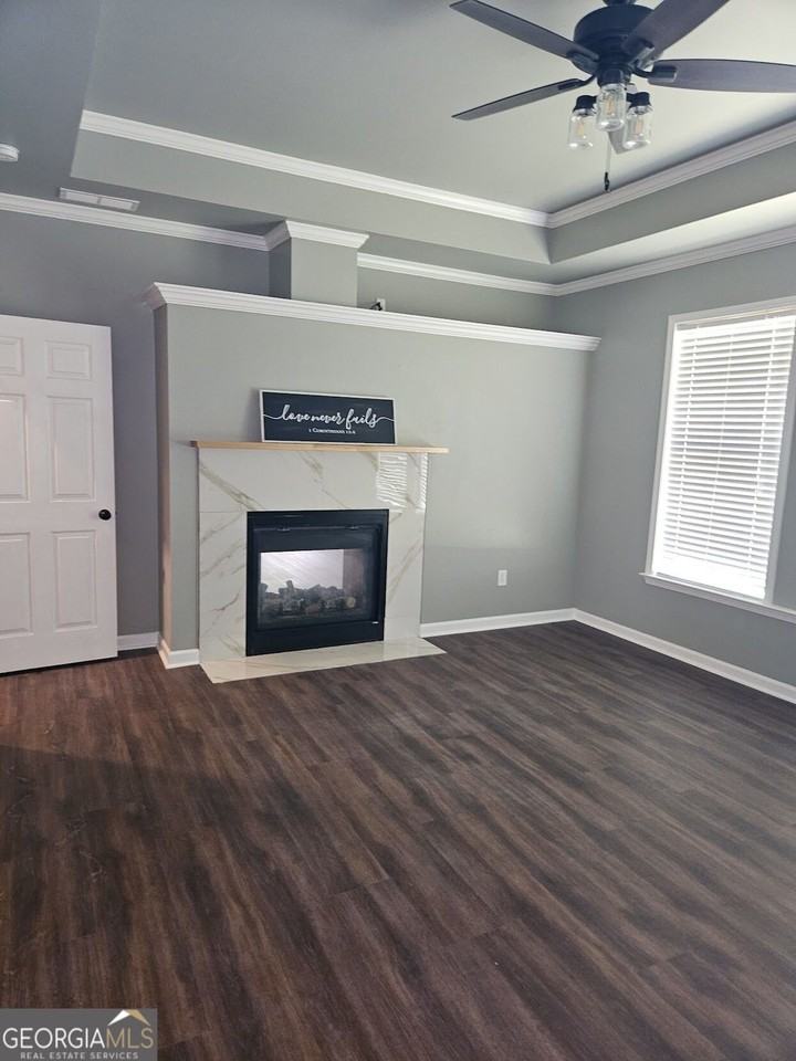 536 Longwood Pl - Photo 6 of 12