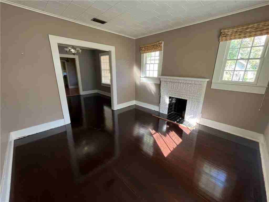 211 Hazel St - Photo 6 of 21