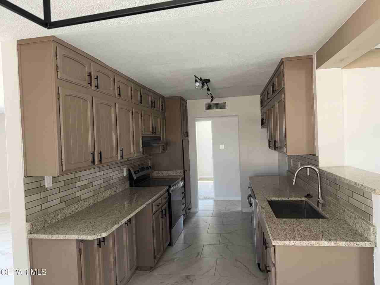 8104 Dempsey Ave - Photo 6 of 21