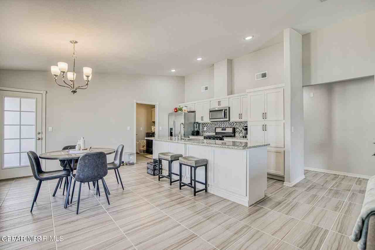 14724 Charles Foster Ave - Photo 5 of 20
