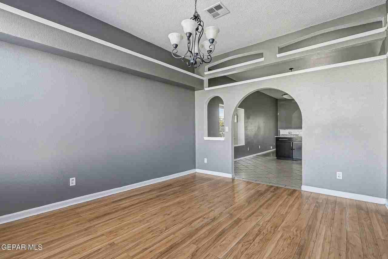 305 De Palma Pl - Photo 7 of 35