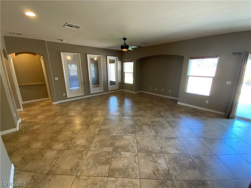 7020 Whitford St - Photo 3 of 20
