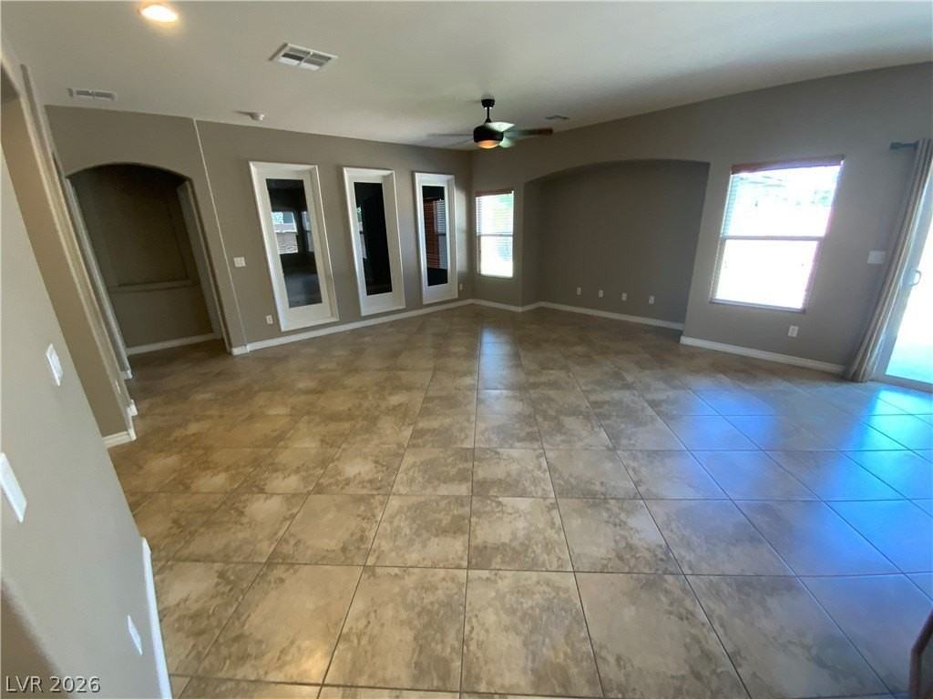 7020 Whitford St - Photo 4 of 20