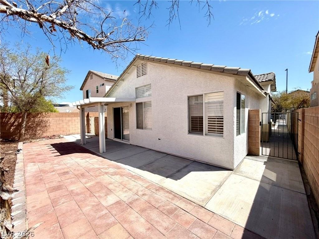 7005 Pacific Coast St - Photo 3 of 42