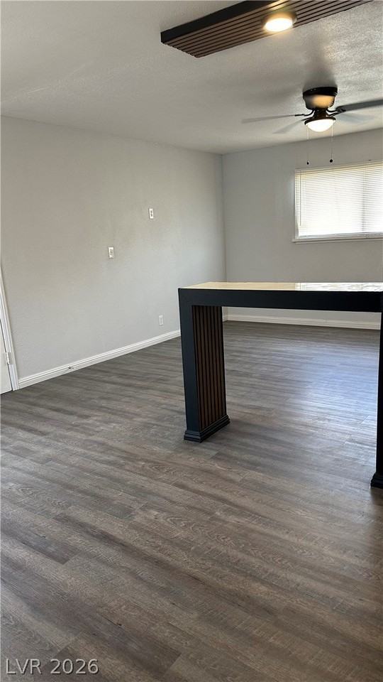 2541 Page St - Photo 2 of 10