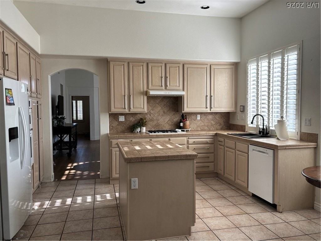 7815 Windward Rd - Photo 2 of 13