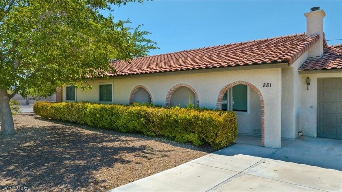 881 E Calvada Blvd - Photo 2 of 50