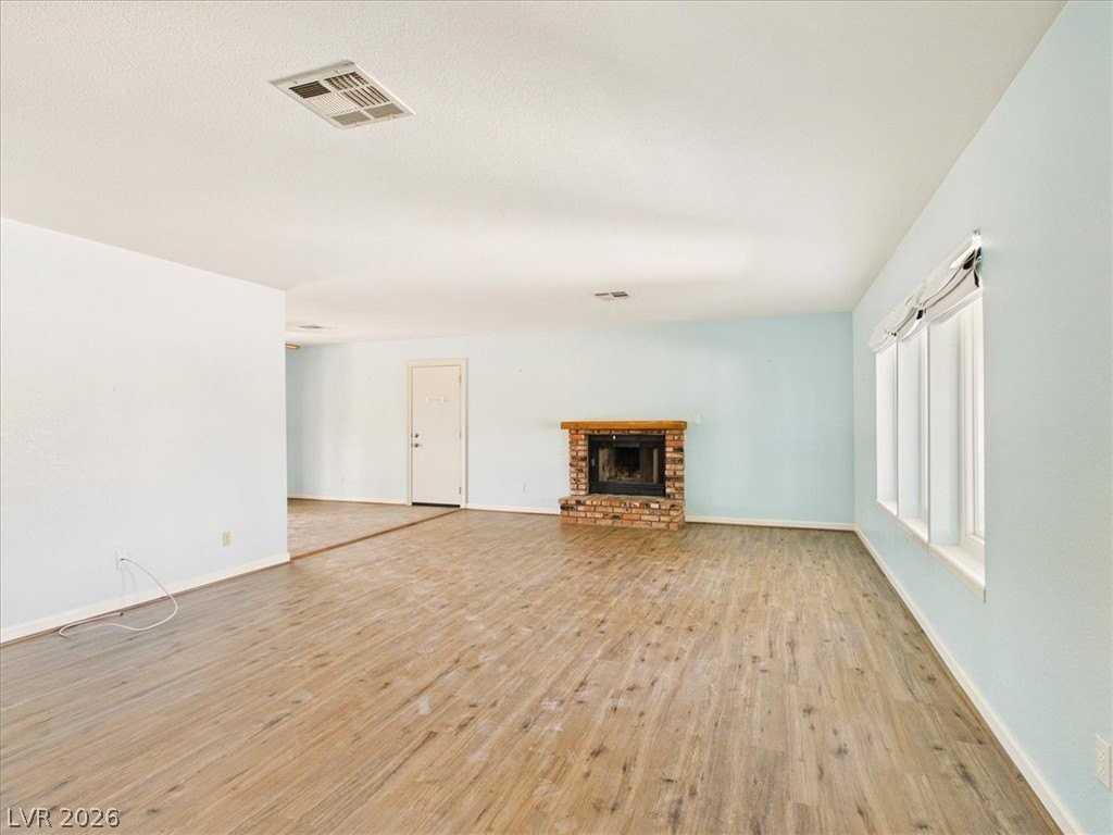 881 E Calvada Blvd - Photo 4 of 50