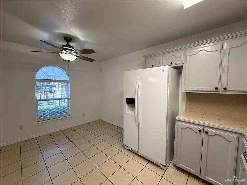 620 Robin Ave #4 - Photo 7 of 25