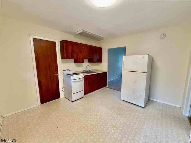 58 Nestor St - Photo 6 of 12