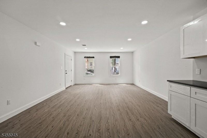 113 Marshall St - Photo 5 of 13