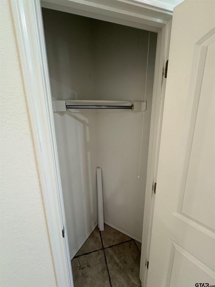 5603 Thomas Nelson Dr - Photo 5 of 40