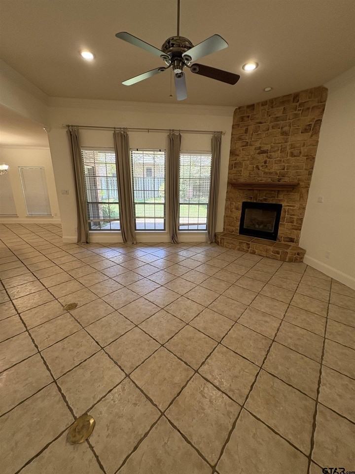 5603 Thomas Nelson Dr - Photo 6 of 40