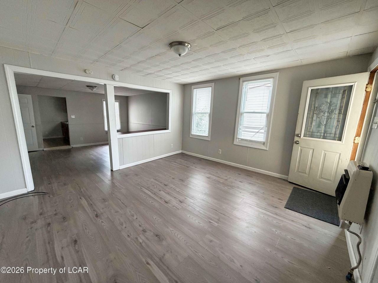 330 N Sumner Ave - Photo 3 of 28