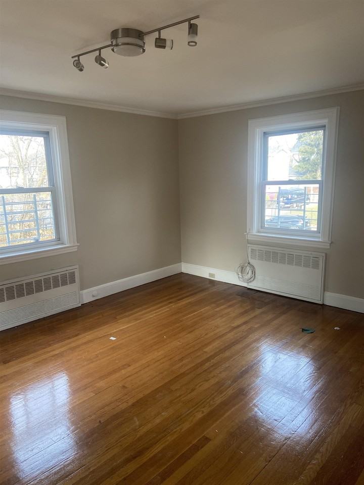725 Elizabeth Ave #1 - Photo 2 of 9