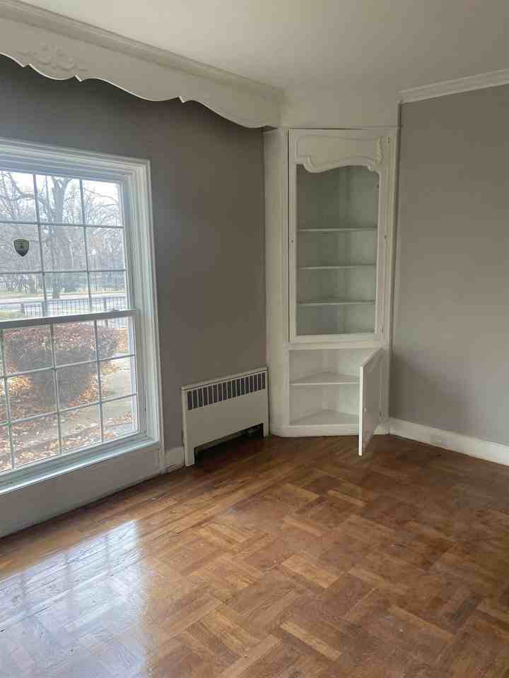 725 Elizabeth Ave #1 - Photo 5 of 9