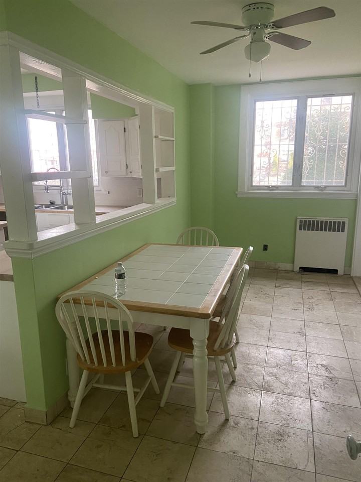 725 Elizabeth Ave #1 - Photo 6 of 9