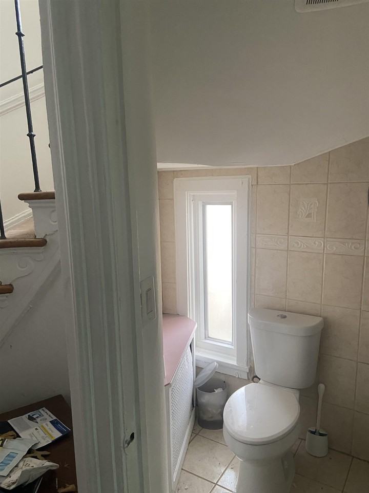 725 Elizabeth Ave #1 - Photo 7 of 9