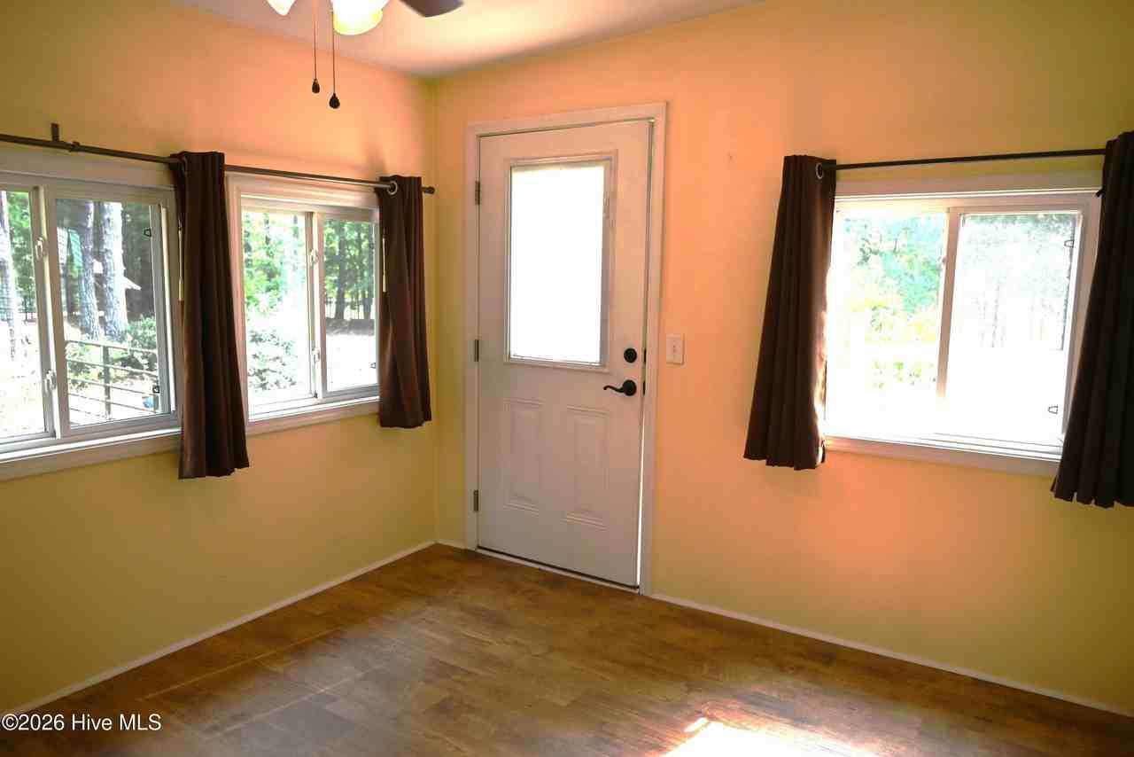 164 Short Rd - Photo 3 of 16