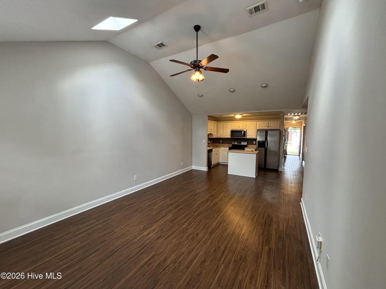 829 Bryan Cir - Photo 4 of 12