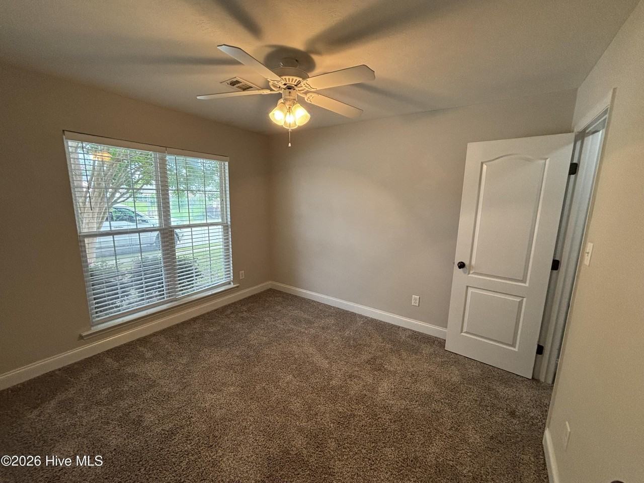 829 Bryan Cir - Photo 6 of 12