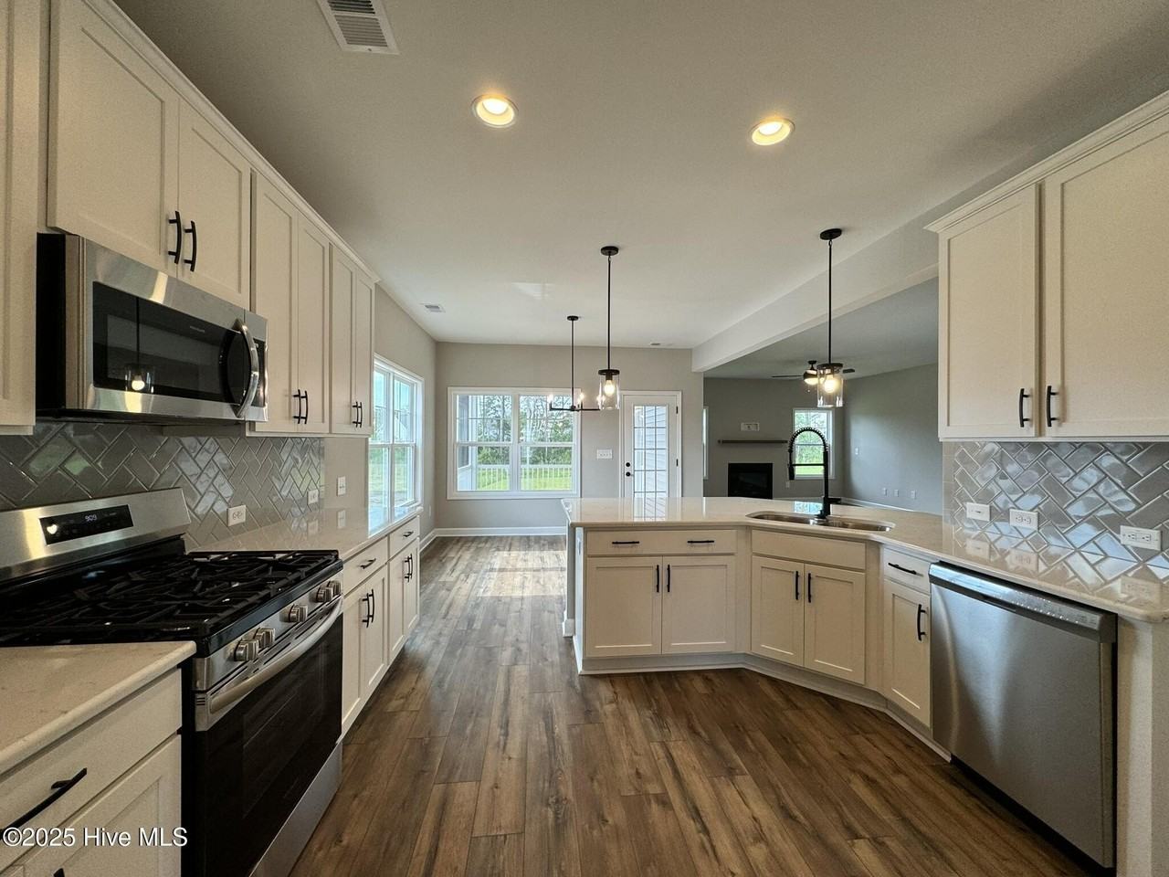 2729 Longleaf Pine Cir - Photo 6 of 37