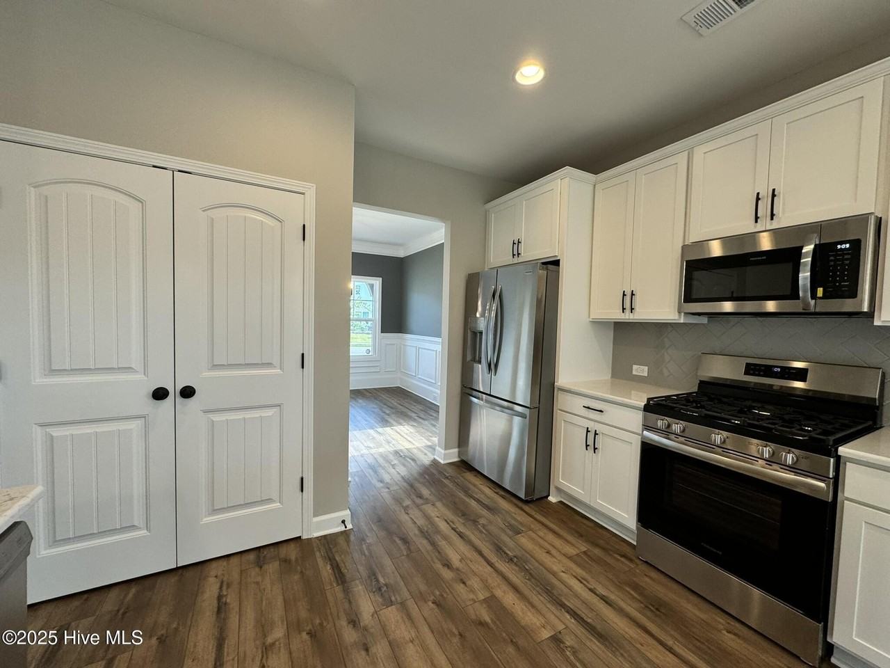 2729 Longleaf Pine Cir - Photo 7 of 37