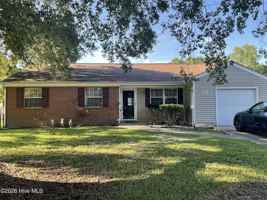 featured image of 121 Loblolly Ct