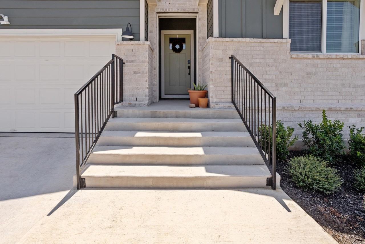 321 Lone Cedar Rd - Photo 4 of 36
