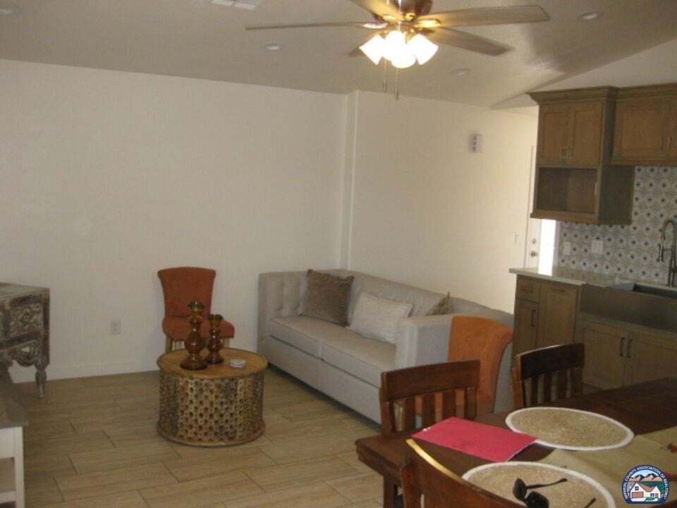 320 N G St #B - Photo 2 of 15