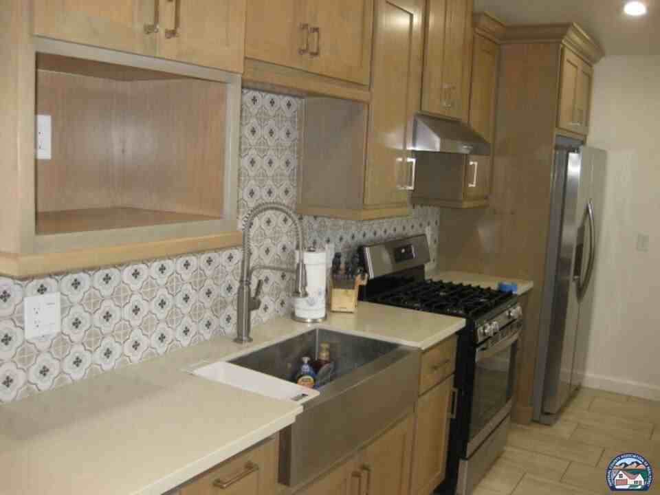 320 N G St #B - Photo 5 of 15