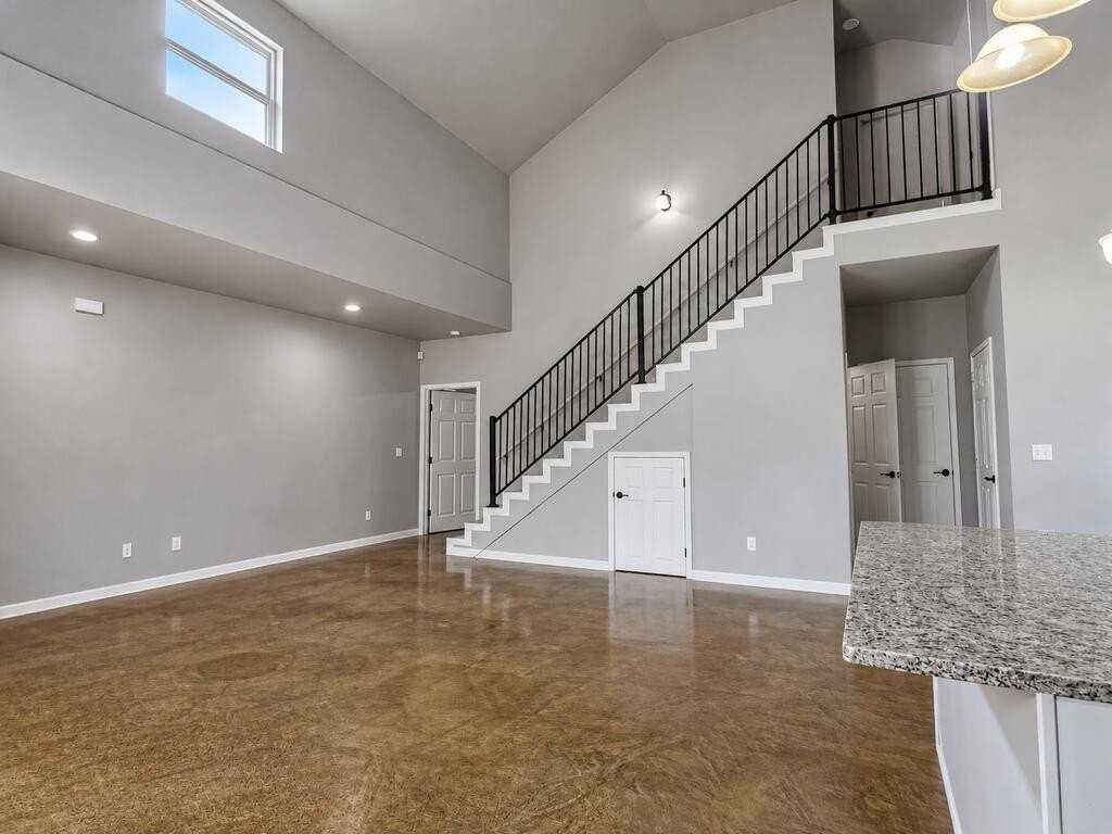 501 Burleson Blvd - Photo 2 of 11